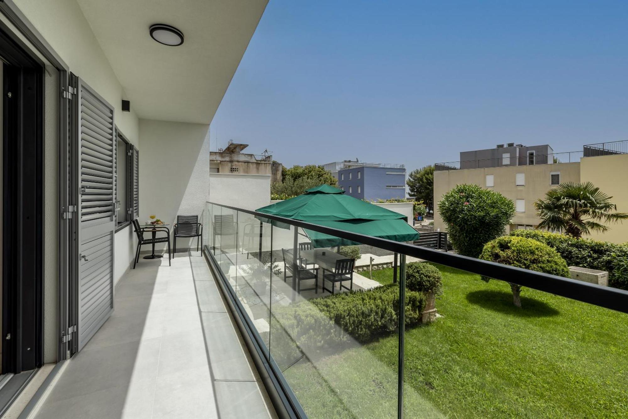 Apartment Lux Garden Luxury 2